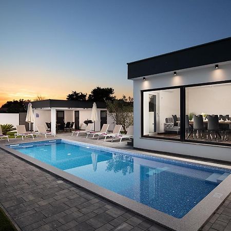 Villa L&L Медулин Екстериор снимка
