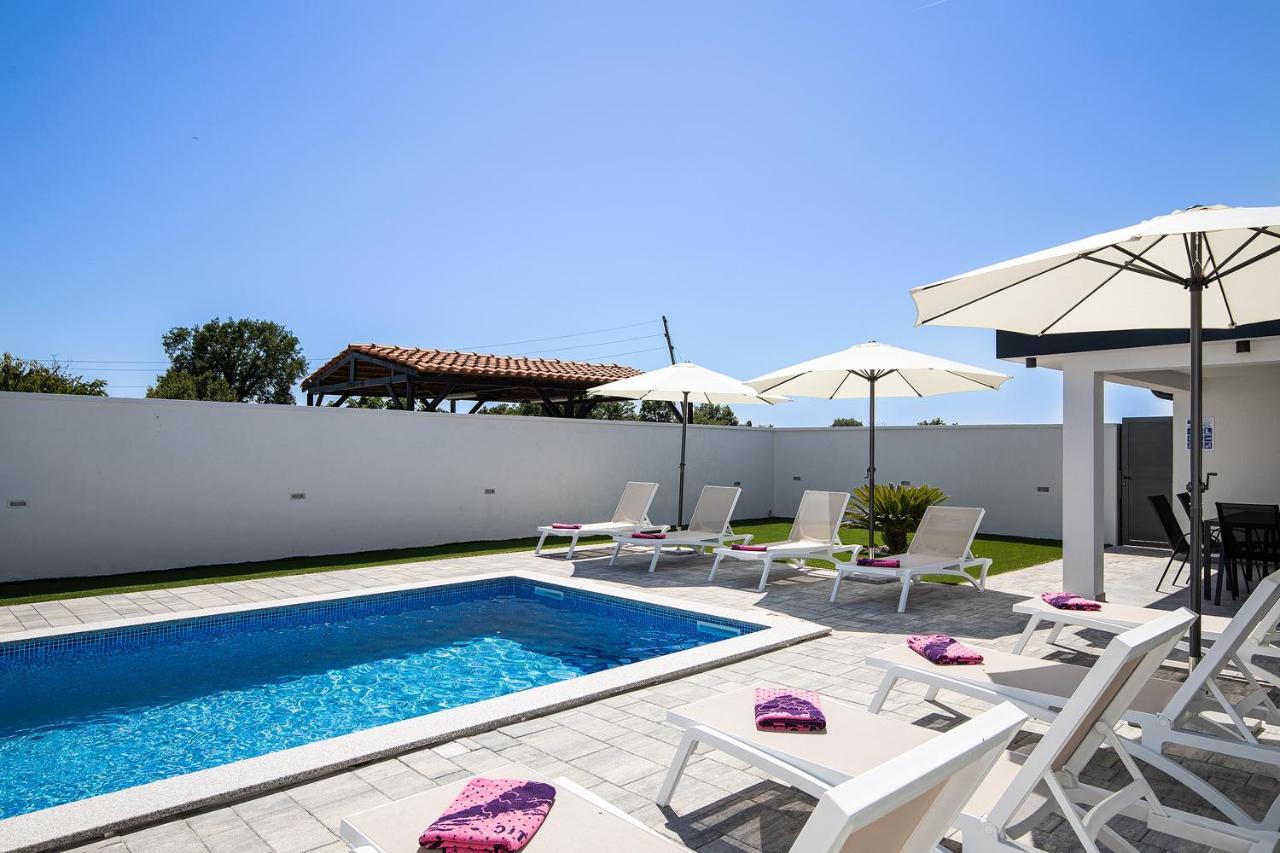 Villa L&L Медулин Екстериор снимка