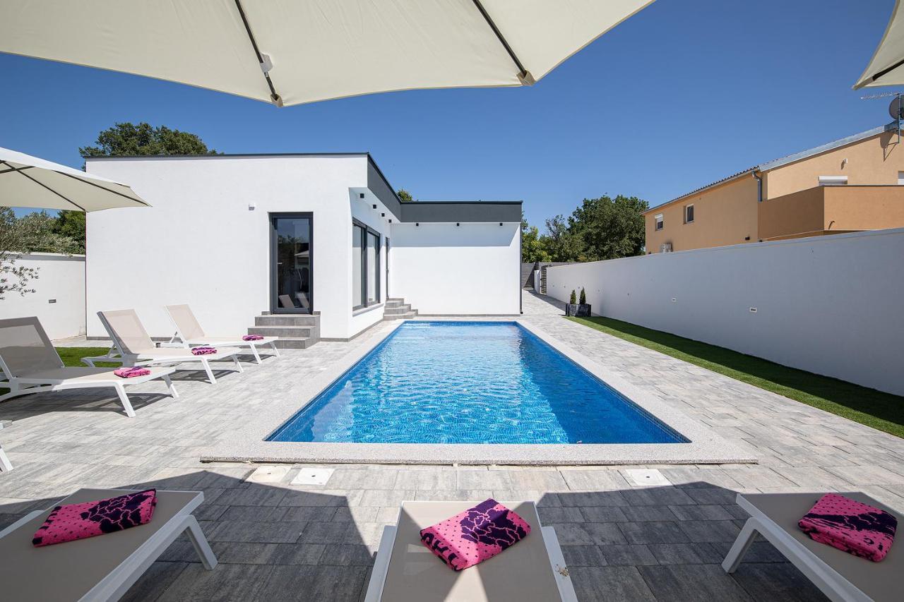 Villa L&L Медулин Екстериор снимка